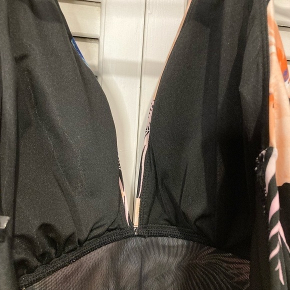 DKNY Black And Blue Floral One Piece Swimsuit Size Medium - Picture 10 of 15